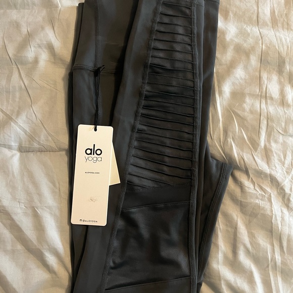 NWT Medium Gray Moto leggings - Picture 4 of 5